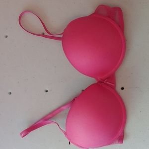 38 C Inteco Intimates Bra NWT